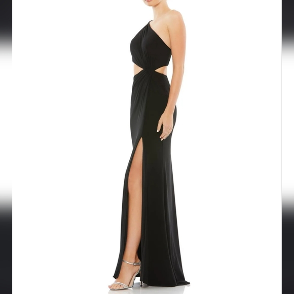 Mac Duggal One shoulder Ruched Cut-Out jersey gown size 4 - Picture 3 of 5